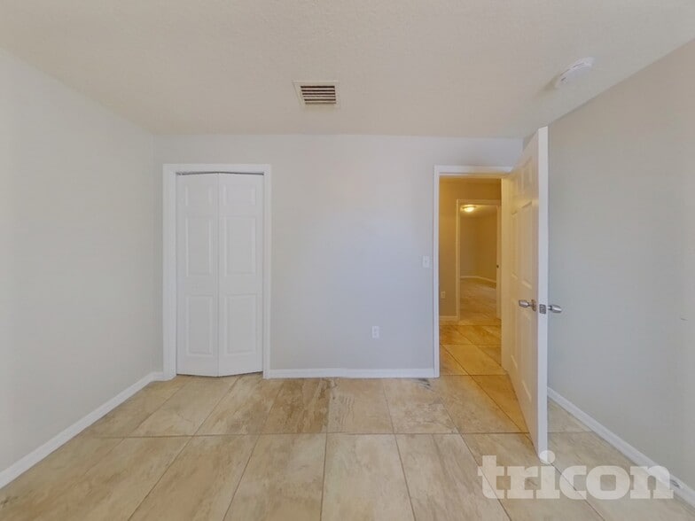 Building Photo - 400 Cocoa Ct