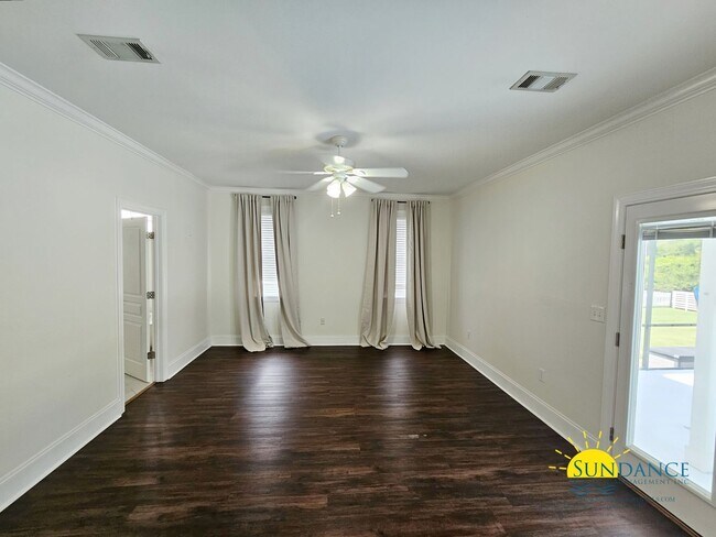 Building Photo - 360 Tradewinds Dr