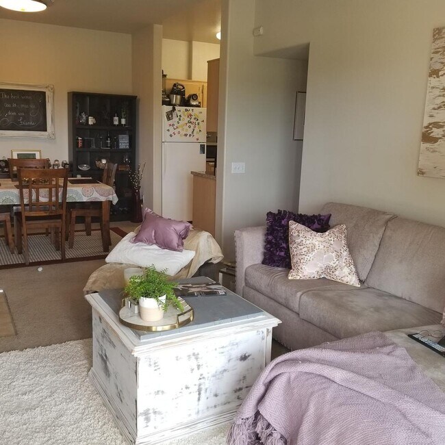 Building Photo - Seabreeze Apartment Homes - www.seabreezeapartmentslompoc.com