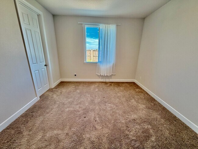 Building Photo - Vacaville 4 Bed | 3 Bath | Single-Story | 2,490 SF | Built in 2021