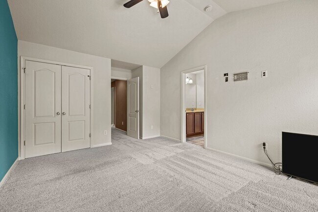 Building Photo - Beautifully Maintained 3-Bedroom Townhome with Bonus Room in Desirable Community