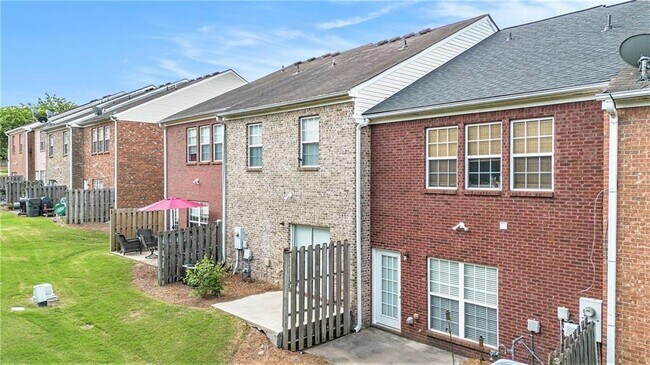 Building Photo - 2279 Hawks Bluff Trail NW