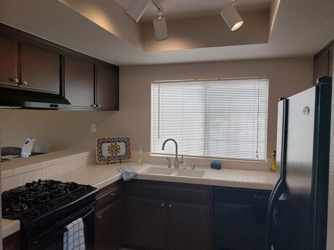 Building Photo - 943 Sedona Ct