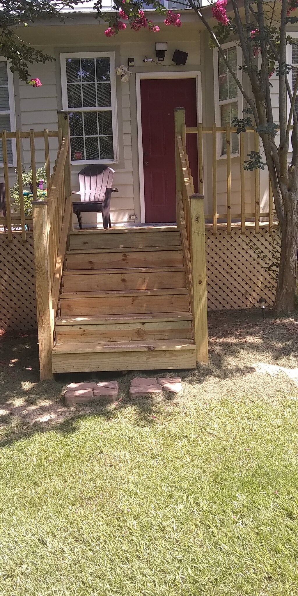 Building Photo - 131 E 5th St