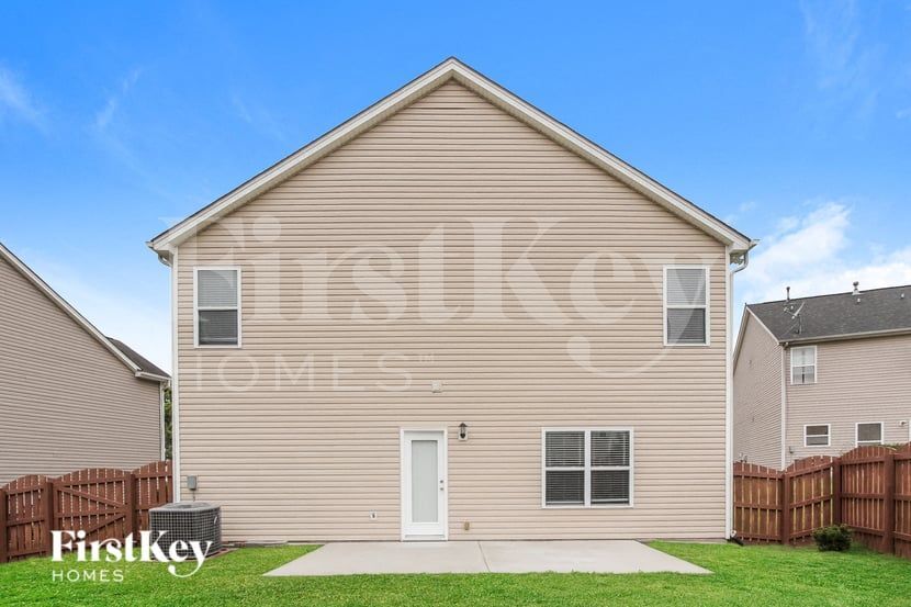 Building Photo - 706 Perth Dr