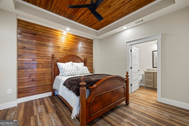 Building Photo - 958 Church St