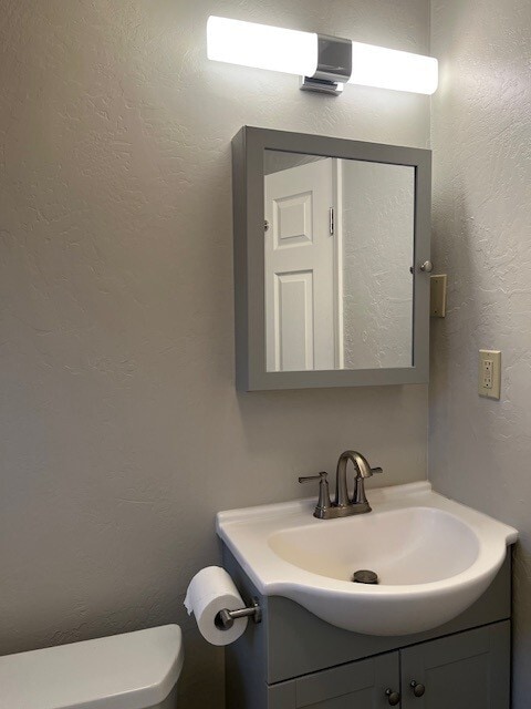 Building Photo - 844 Los Angeles Ave