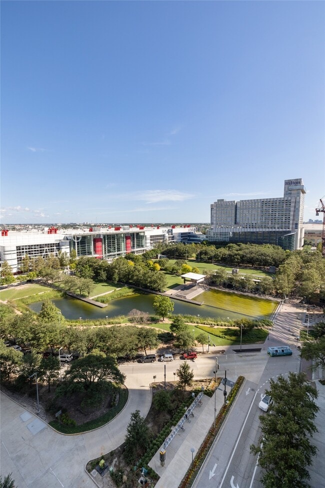 Building Photo - 808 Crawford St