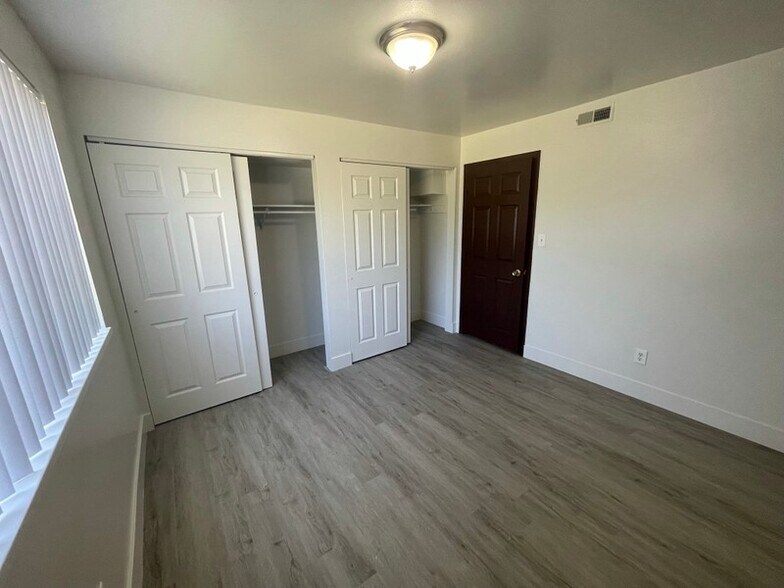 Building Photo - 459 E 2700 S