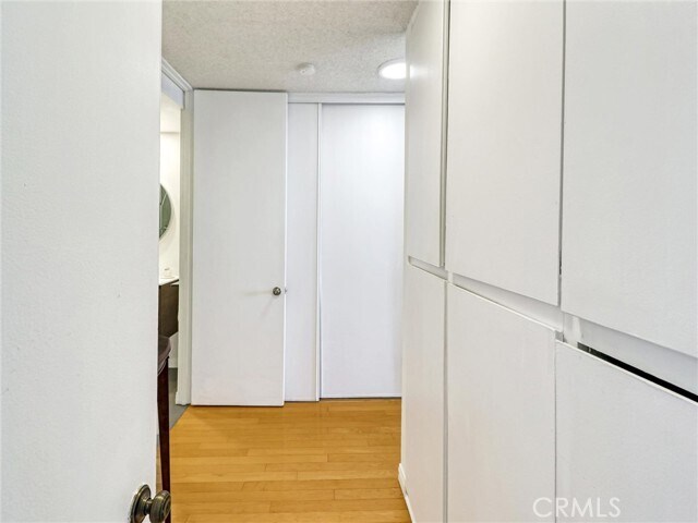 Building Photo - 6542 Ocean Crest Dr