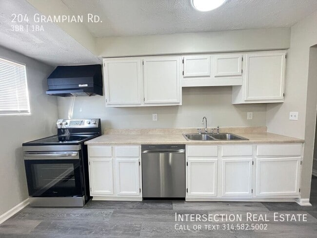 Building Photo - 204 Grampian Rd