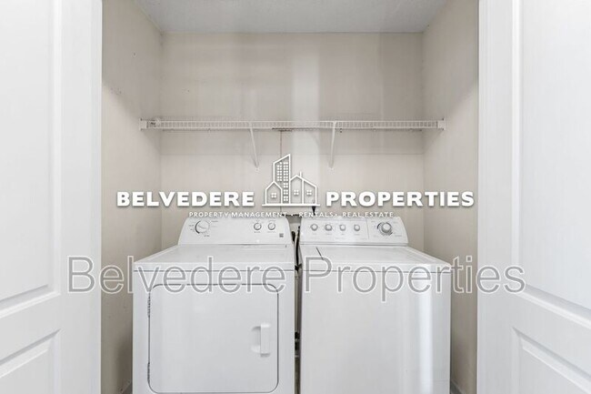 Building Photo - 1434 Waverly St