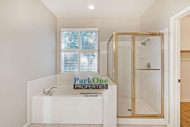 Building Photo - Nicely Updated 3/3 In San Ramon!