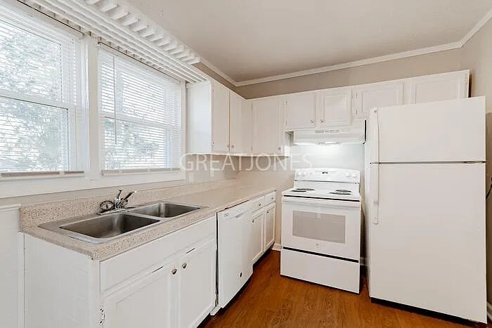 Building Photo - 2816 Friendly Ln