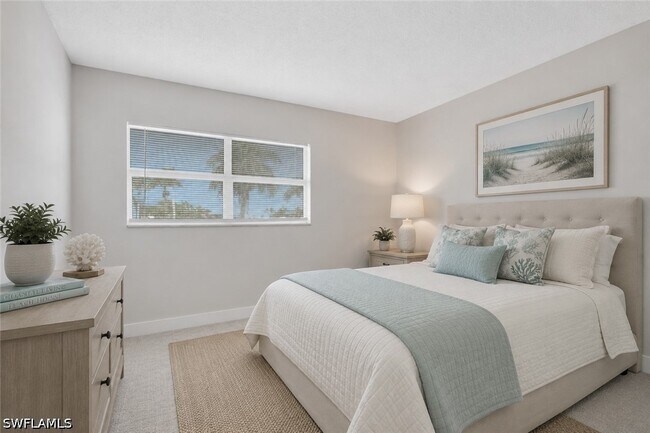 Building Photo - 4912 Tamiami Trl E
