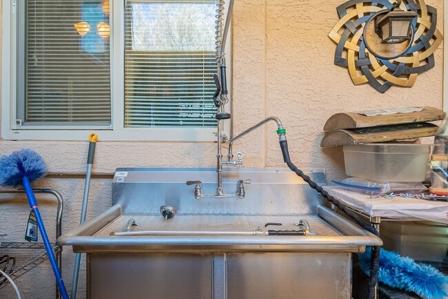 Building Photo - Stunning 4-Bedroom, 1.75-Bath Home Near South Mountain Section 8 Welcome