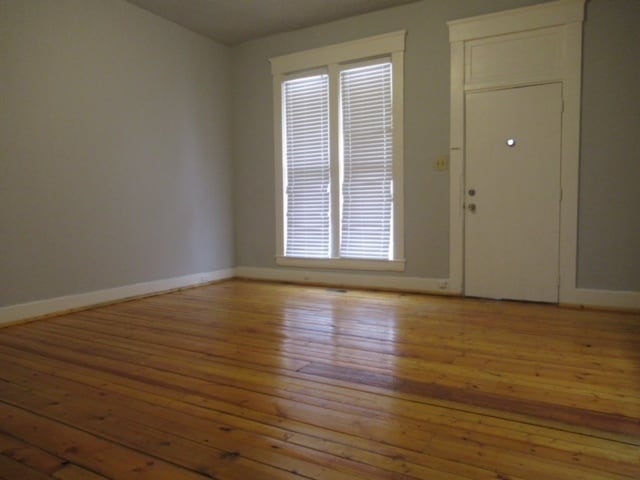 Building Photo - Cute and Quirky!! 3 Bed 2 Bath Home in upcoming Walnut Hills