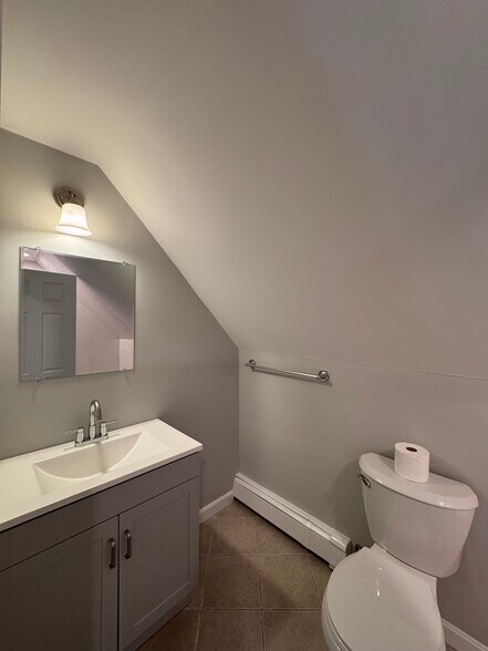 Building Photo - 7 Pinckney Pl