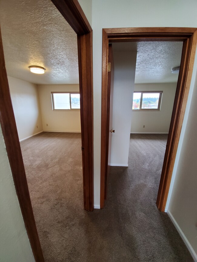 Building Photo - 250 Beach Pl