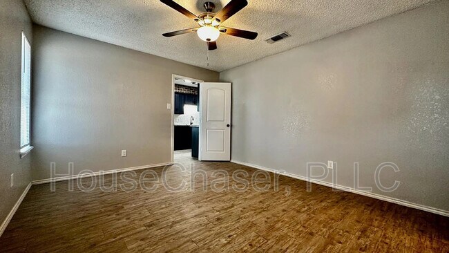 Building Photo - 611 Ironton Ave