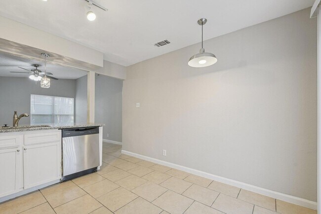 Building Photo - 11906 Broad Oaks Dr