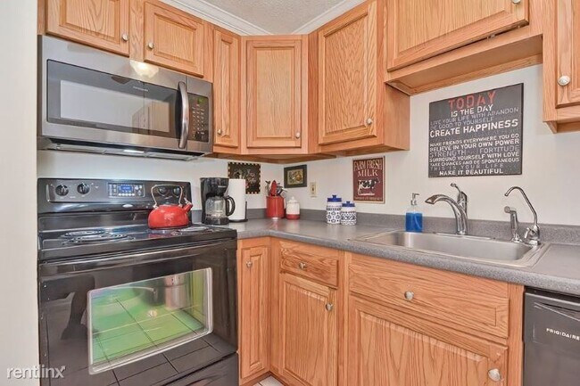 Building Photo - 2 br, 1 bath Condo - 30 Abbey Rd 208 Unit 208