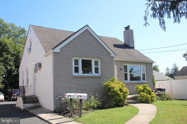 Building Photo - 308 Warwick Rd