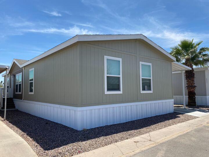 Building Photo - 2060 N Center St