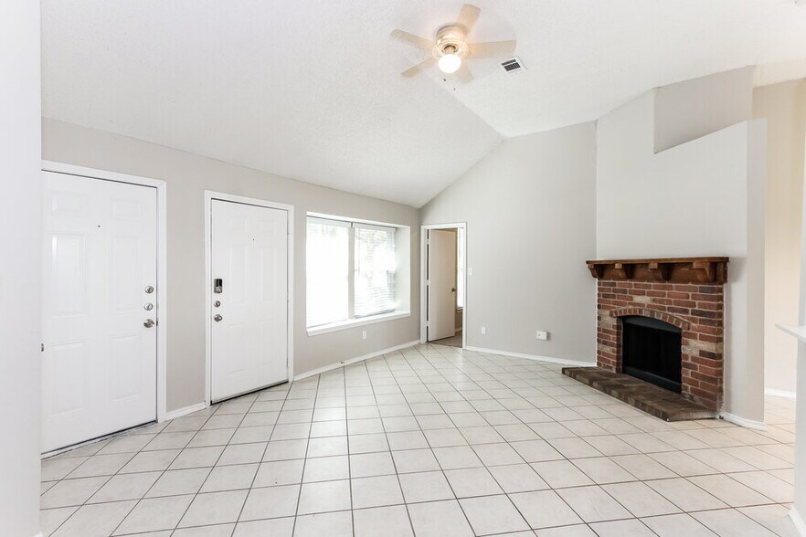 Building Photo - 1503 Waxwing Ct