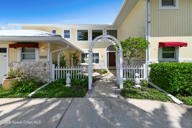 Building Photo - 2230 Sykes Creek Dr