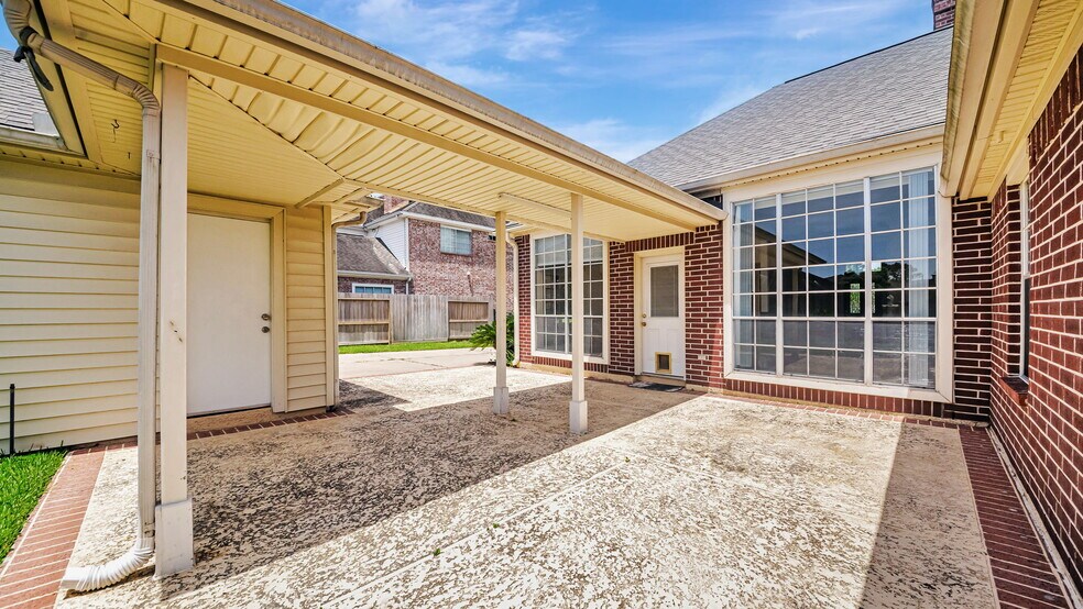 Building Photo - 3211 Prosperity Dr