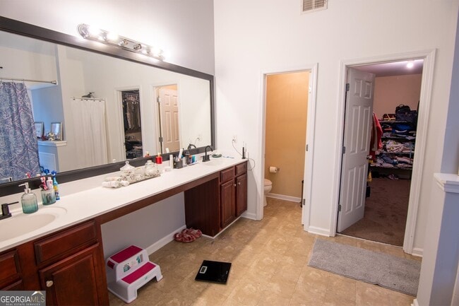 Building Photo - 1582 Ewing Farm Dr