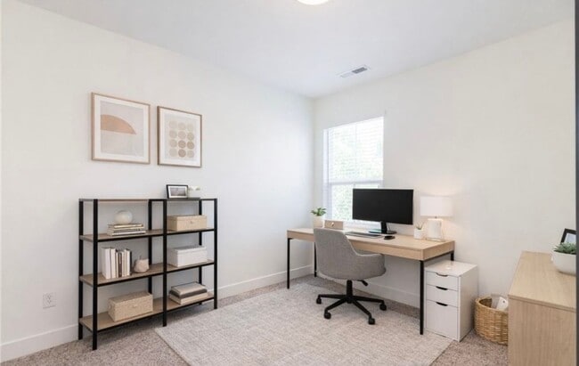 Building Photo - 3BR/2.5BA Home for Rent in Jeffersonville!  Two Car Attached Garage!