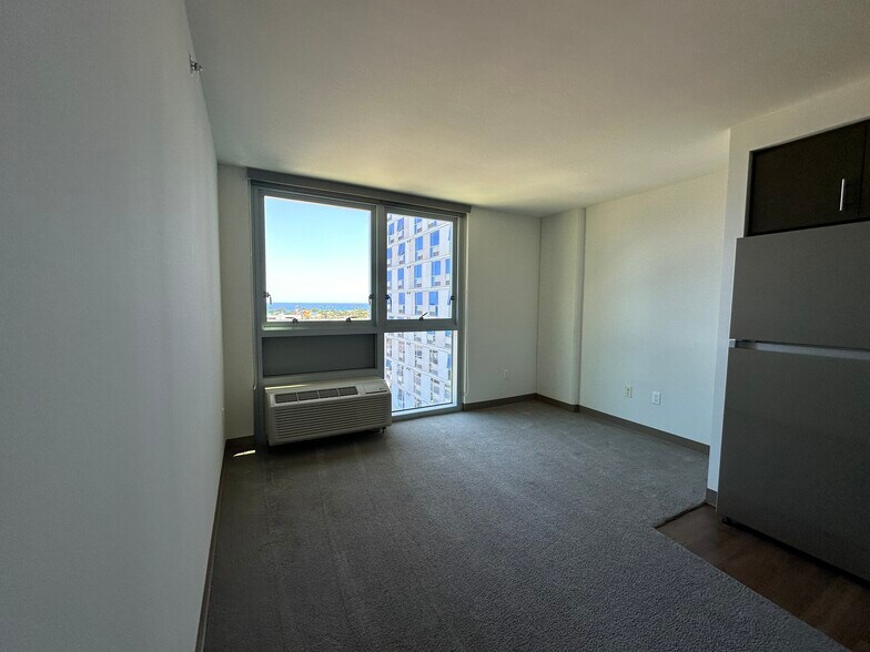 Building Photo - 988 Halekauwila St