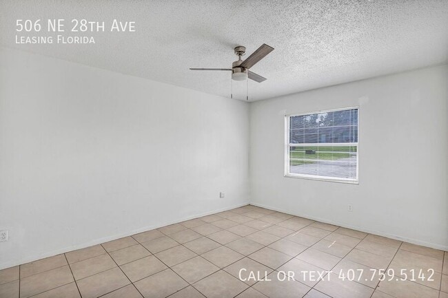 Building Photo - 506 NE 28th Ave