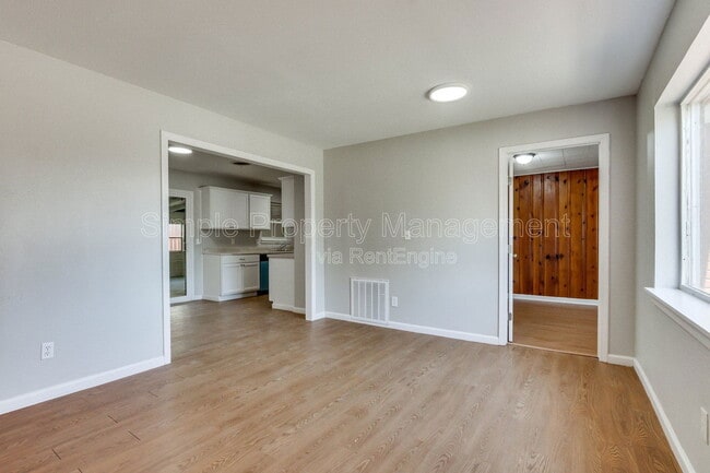 Building Photo - 813 S Midwest Blvd