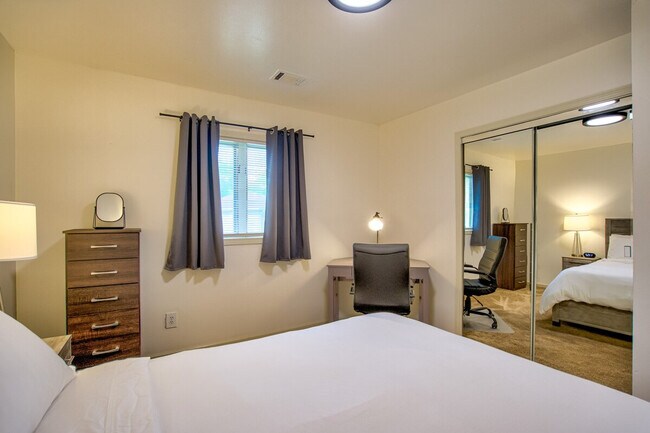 Building Photo - 23 Craig Ave