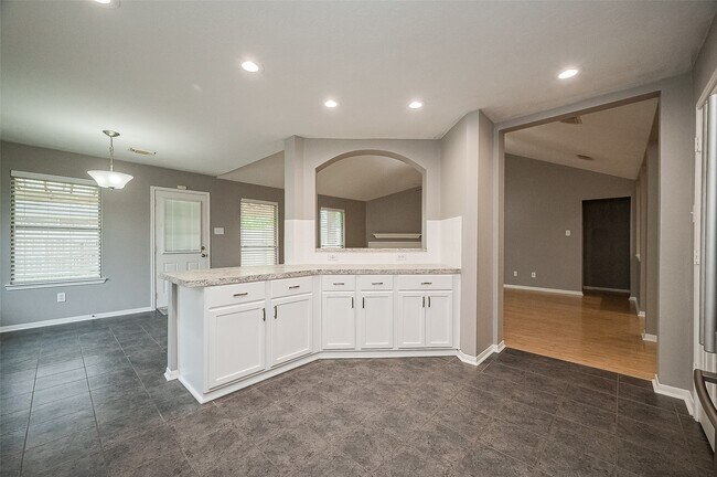 Building Photo - 2802 Burgess Hill Ct