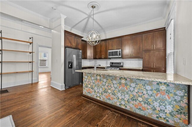 Building Photo - 470 Kelly St SE