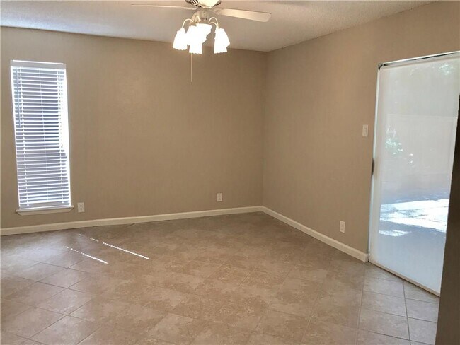 Building Photo - 7922 Ridgeline N