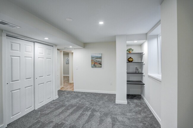 Building Photo - 4686 Capitol View Rd