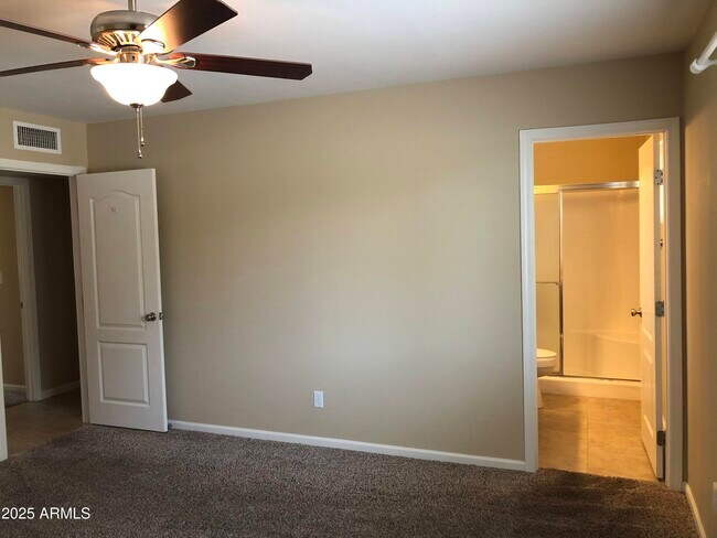 Building Photo - 2923 W Evans Dr