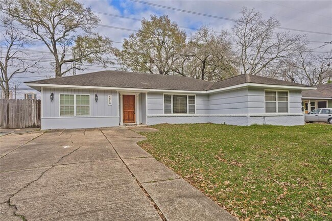 Primary Photo - 4810 Saxon St