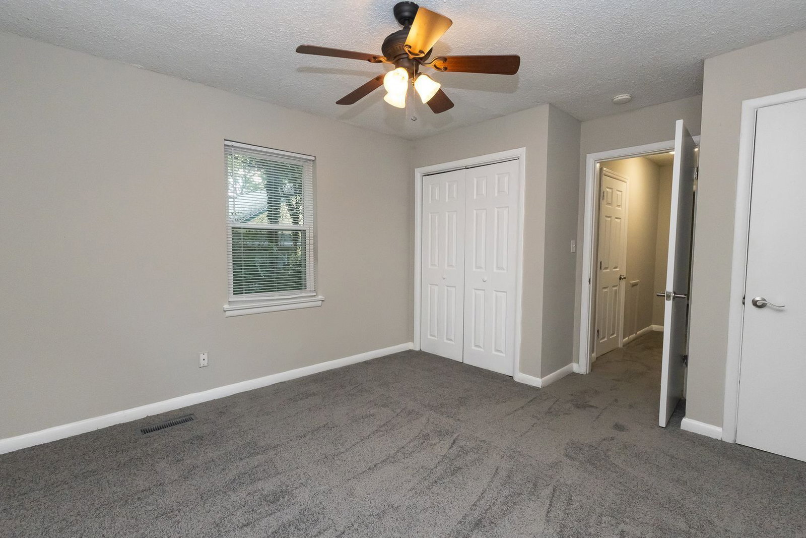 Building Photo - 305 Sunrise Ln