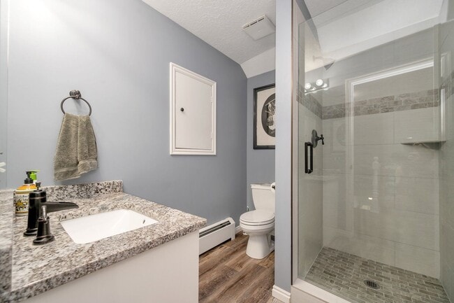 Building Photo - Immaculate Home for rent in gated cul-de-sac!