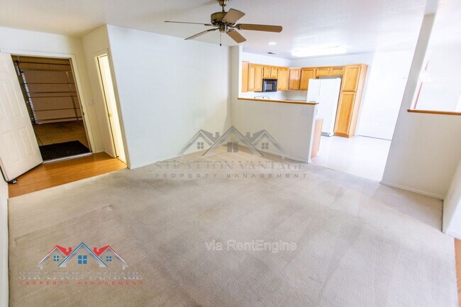 Building Photo - 10864 E Lindner Ave