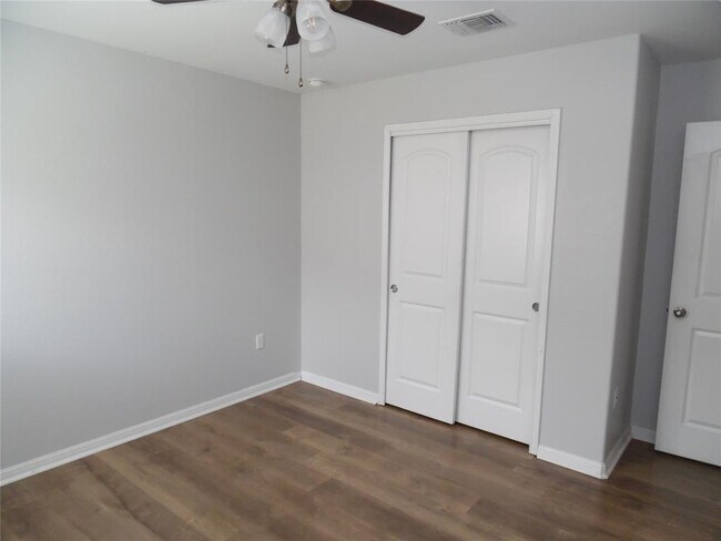Building Photo - 1217 Peregrine Way