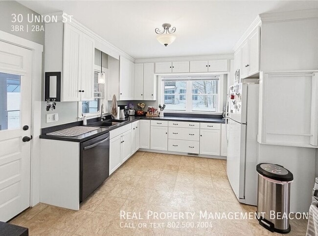 Building Photo - 30 Union St