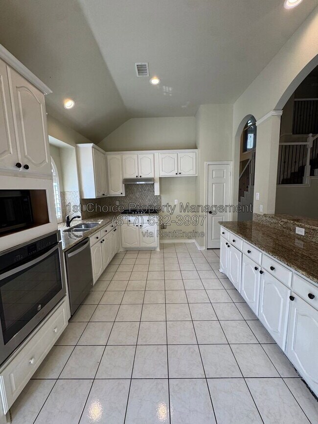 Building Photo - 3006 Upland Dr