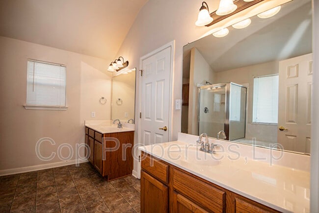 Building Photo - 8422 Whitebrush